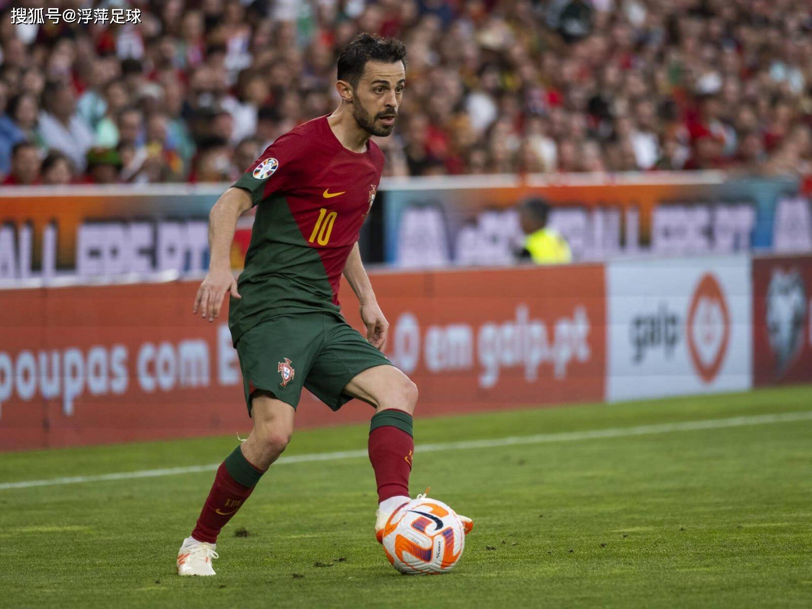 包含今晨社区盾焦点战；巴塞罗那外线爆发；压力陡增；心理建设被强调的词条